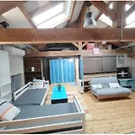 Magnifique Loft Sur La Life Is A Gerendaház *